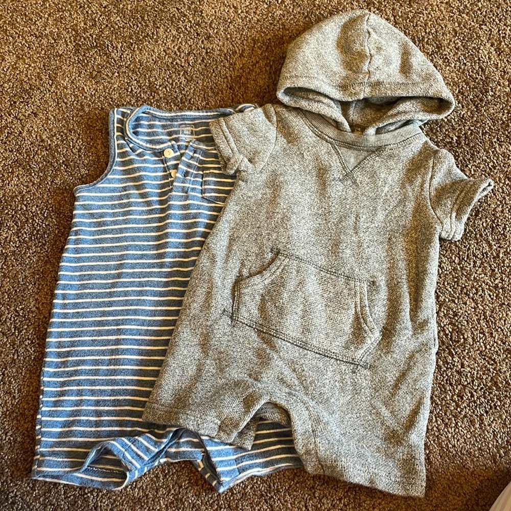 2 Adorable Baby Gap Rompers- size 6-12 months